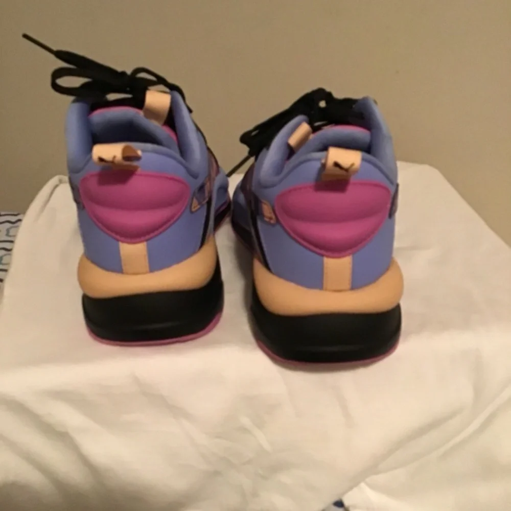 😜Puma, women’s size 9.5, new condition, see photos - Picture 3 of 5